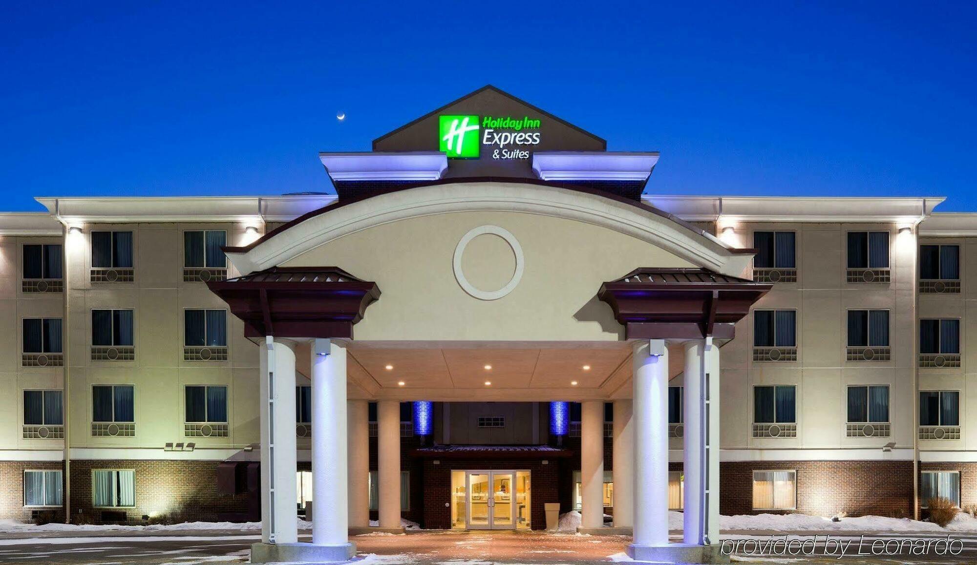 Holiday Inn Express Hotel & Suites Grand Forks, An Ihg Hotel מראה חיצוני תמונה